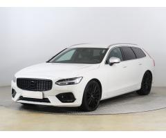 Volvo XC40 2,0 D3 DRIVE-E Momentum PRO Awd 4x4 Automat 1 MAJ ČR