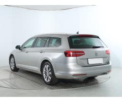 Volkswagen Passat 2.0 TDI 110kW - 5