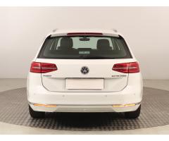 Volkswagen Passat 2.0 TDI 110kW - 6