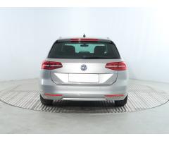 Volkswagen Passat 2.0 TDI 110kW - 6