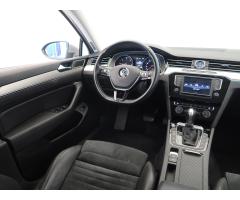 Volkswagen Passat 2.0 TDI 110kW - 9