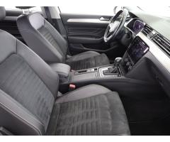 Volkswagen Passat 2.0 TDI 110kW - 10