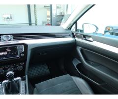 Volkswagen Passat 2.0 TDI 110kW - 11