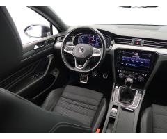 Volkswagen Passat 2.0 TDI 110kW - 9