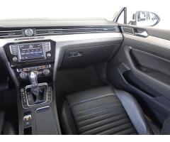 Volkswagen Passat 2.0 TDI 140kW - 11