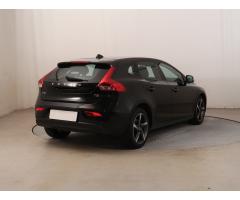 Volvo V40 2.0 T2 90kW - 7