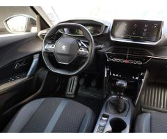 Peugeot 2008 1.2 PureTech 74kW - 9