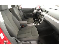 Volkswagen Passat 2.0 TDI 81kW - 10