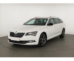 ŠKODA SUPERB COMBI 2.0TDI 140 LAURIN&K 4X4 DSG 7ST