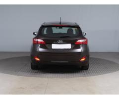 Hyundai i30 1.6 GDI 99kW - 6