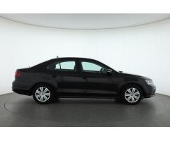 Volkswagen Jetta 2.0 TDI 81kW - 8