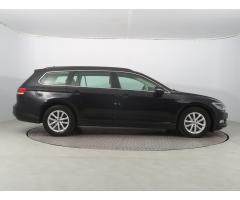 Volkswagen Passat 2.0 TDI 110kW - 8