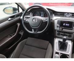 Volkswagen Passat 2.0 TDI 110kW - 9