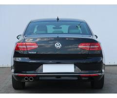 Volkswagen Passat 2.0 TDI 140kW - 9