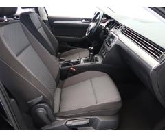 Volkswagen Passat 2.0 TDI 110kW - 12