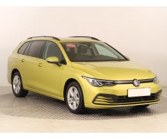 Volkswagen Golf 1.0 eTSI 81kW - 1