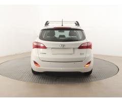 Hyundai i30 1.6 MPI 88kW - 6