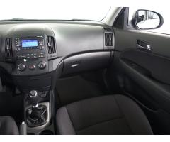 Hyundai i30 1.4 CVVT 80kW - 11