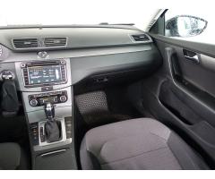 Volkswagen Passat 2.0 TDI 125kW - 11