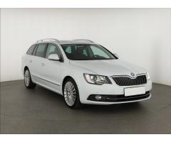 ŠKODA SUPERB COMBI 2.0TDI 140 LAURIN&K 4X4 DSG 7ST