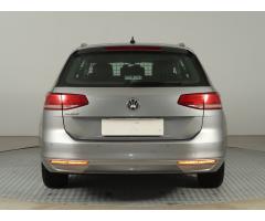 Volkswagen Passat 2.0 TDI 110kW - 6