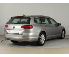 Volkswagen Passat 2.0 TDI 110kW - 7