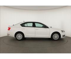 Škoda Octavia 1.5 TSI 110kW - 8