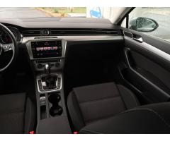 Volkswagen Passat 2.0 TDI 110kW - 11