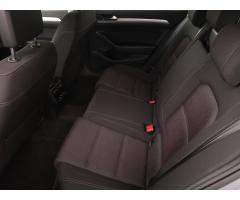 Volkswagen Passat 2.0 TDI 110kW - 15