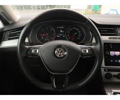 Volkswagen Passat 2.0 TDI 110kW - 22