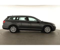 Volkswagen Passat 1.5 TSI 110kW - 8