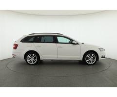 Škoda Octavia 2.0 TDI 110kW - 8