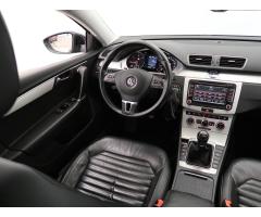 Volkswagen Passat 2.0 TDI 103kW - 9