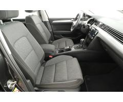 Volkswagen Passat 1.5 TSI 110kW - 10