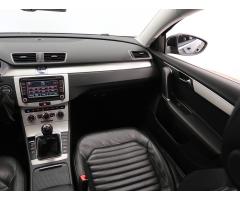 Volkswagen Passat 2.0 TDI 103kW - 11