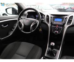 Hyundai i30 1.6 MPI 88kW - 9