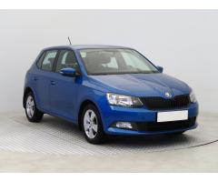 Volkswagen Golf Variant R-Line mHEV DSG Zlevněno o 16 000 Kč