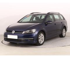 Volkswagen Golf Variant R-Line mHEV DSG Zlevněno o 16 000 Kč