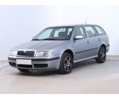 ŠKODA SUPERB COMBI 2.0TDI 140 LAURIN&K 4X4 DSG 7ST