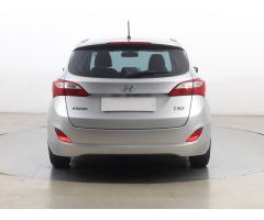 Hyundai i30 1.6 MPI 88kW - 6