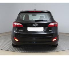 Hyundai i30 1.6 CRDi 94kW - 6