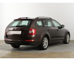 Škoda Octavia 2.0 TDI 110kW - 8