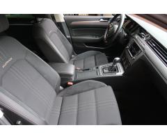 Volkswagen Passat 2.0 TDI 140kW - 13