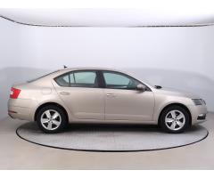 Škoda Octavia 2.0 TDI 110kW - 8