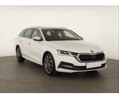 ŠKODA SUPERB COMBI 2.0TDI 140 LAURIN&K 4X4 DSG 7ST