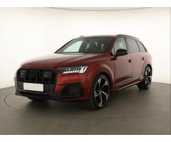 Audi Q3 S tronic DSG Zlevněno o 22 000 Kč