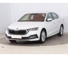 ŠKODA SUPERB COMBI 2.0TDI 140 LAURIN&K 4X4 DSG 7ST