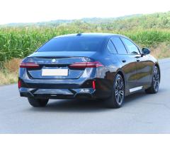 BMW Řada 5 520d xDrive 145kW - 7