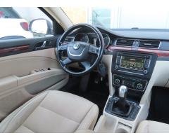 Volkswagen Golf 2.0 TDI 110kW - 9