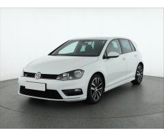 Volkswagen Golf Variant R-Line mHEV DSG Zlevněno o 16 000 Kč